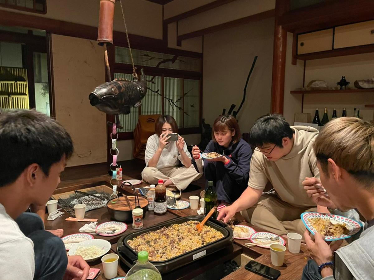 Guesthouse Omoya--全個室--囲炉裏のぬくもりと共にグループの絆を深める古民家宿でゆっくりとした時間を-6名部屋-6名部屋-8名部屋--最大20名-ペット同伴可は一室のみ- Matsuyama (Ehime) Exterior foto