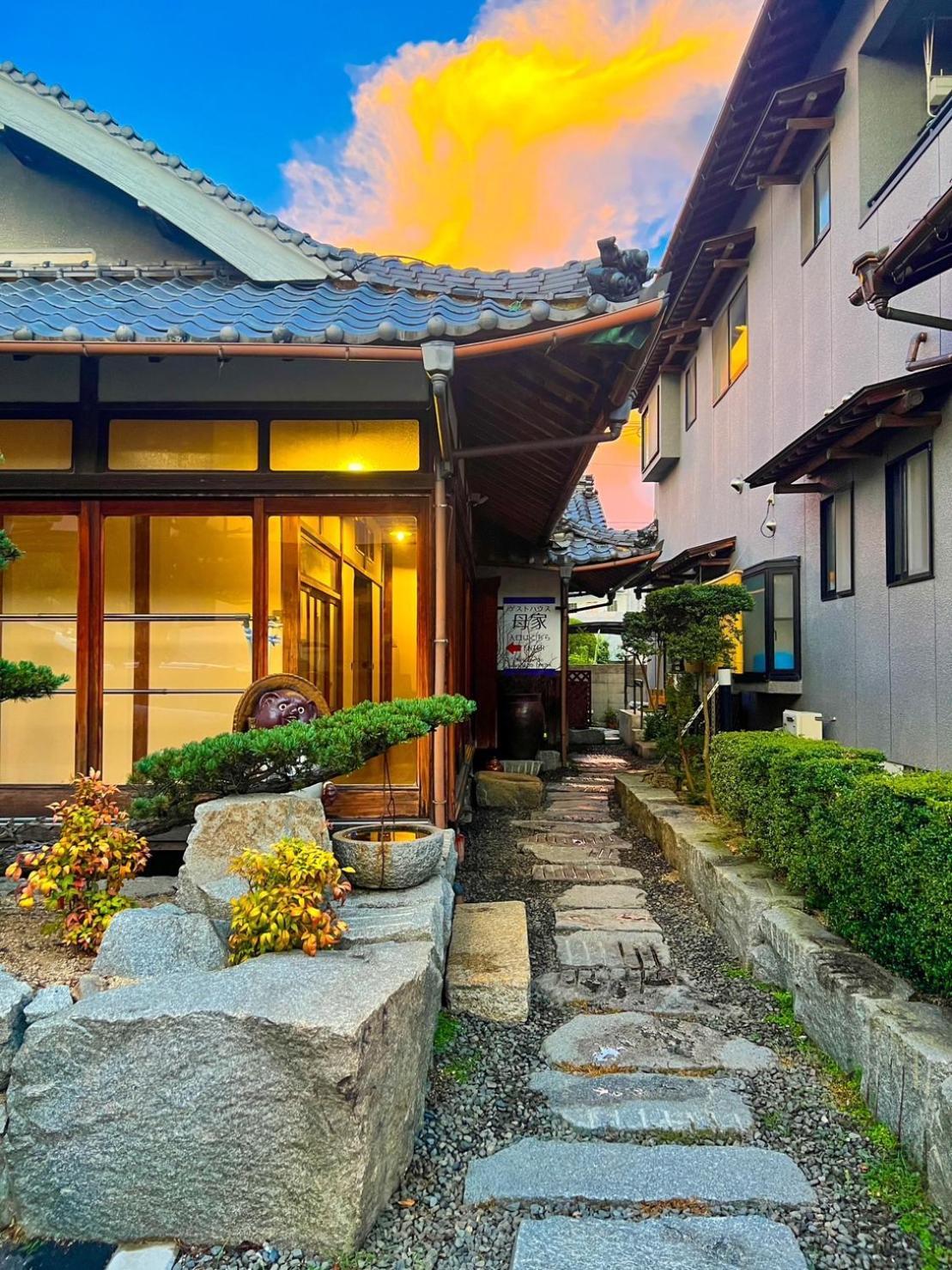 Guesthouse Omoya--全個室--囲炉裏のぬくもりと共にグループの絆を深める古民家宿でゆっくりとした時間を-6名部屋-6名部屋-8名部屋--最大20名-ペット同伴可は一室のみ- Matsuyama (Ehime) Exterior foto
